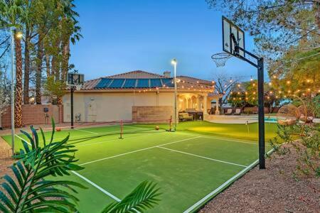 Lux 5Br Vegas Home W Pool, Spa, Games, Near Strip لاس فيغاس المظهر الخارجي الصورة