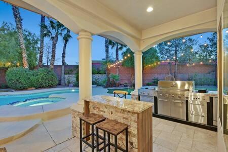 Lux 5Br Vegas Home W Pool, Spa, Games, Near Strip لاس فيغاس المظهر الخارجي الصورة